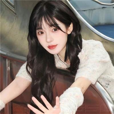 年轻女孩爱过来